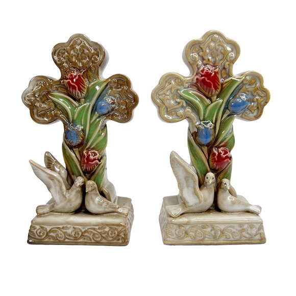 Set Of 2 Ceramic Glazed Painted Religious Cross, Doves & Tulips Decor Figurines - Picture 1 of 8